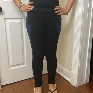 Black leggings with blue strip